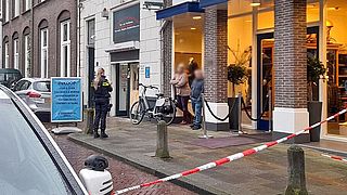 Bestuurder rode Seat gezocht na overval veilinghuis
