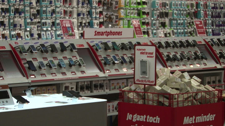 Inbrekers stelen voor duizenden euro's aan mobiele telefoons bij Media Markt  Hengelo - RTV Oost