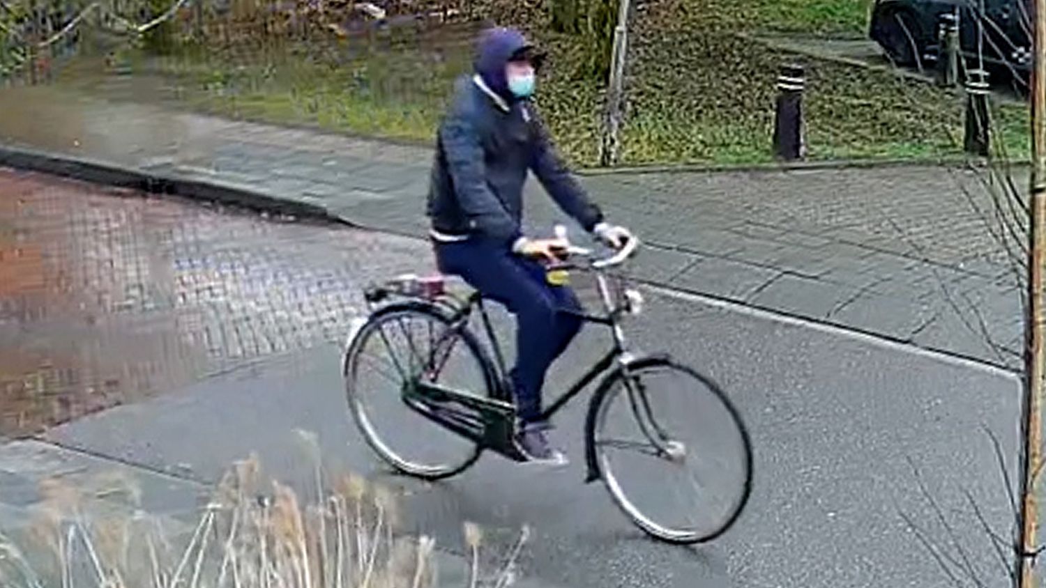 Tijdens de uitzending van @opsporing_tv dinsdagavond was aandacht voor een overval op een supermarkt in #Vaassen.